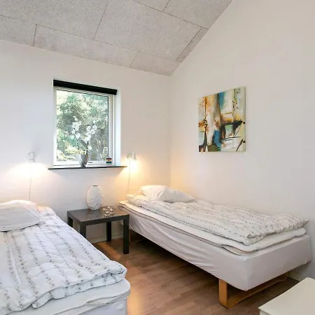 Three-bedroom Holiday In 51 Hébergement de vacances