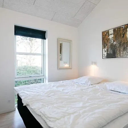 Hébergement de vacances Three-bedroom Holiday In 51