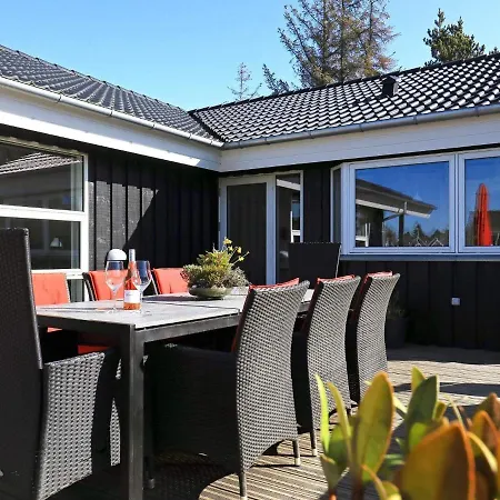 Three-bedroom Holiday In 51 Hébergement de vacances Blåvand